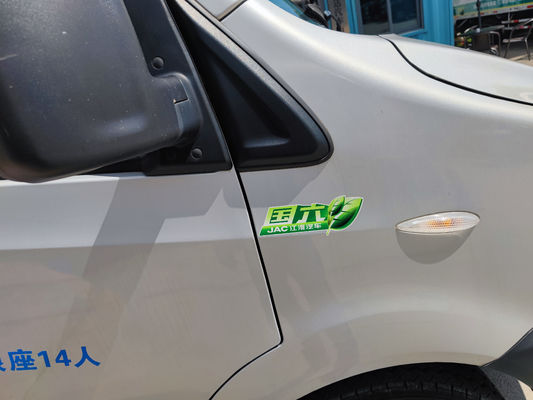 Mini Bus Bekas JAC 14 Kursi Van Penumpang Bekas dengan Standar Emisi Euro 6 dan Jarak Sumbu Roda 3570mm