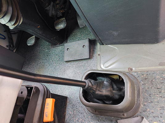 Diesel Euro 4 pensiunan bus sekolah Dongfeng 56 kursi bus sekolah kuning