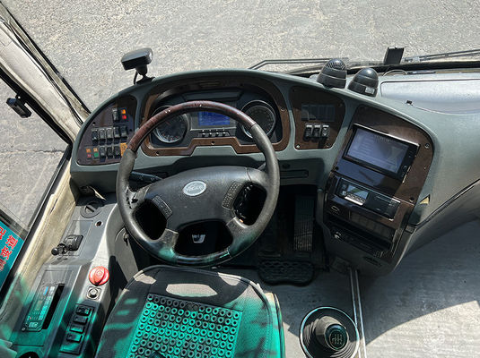 Bus Wisata Diesel 37 Kursi 2 Pintu LHD Euro 4 Dengan Transmisi Manual