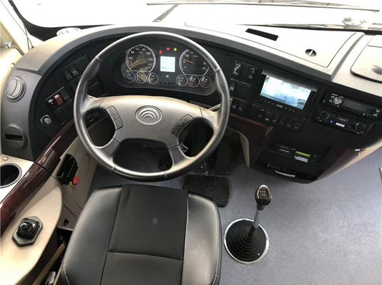 Bus penumpang bekas Yutong 33 kursi dengan transmisi manual