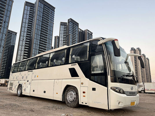 Bus penumpang putih besar bekas 47 kursi Bus yang sudah dimiliki dengan tipe transmisi manual