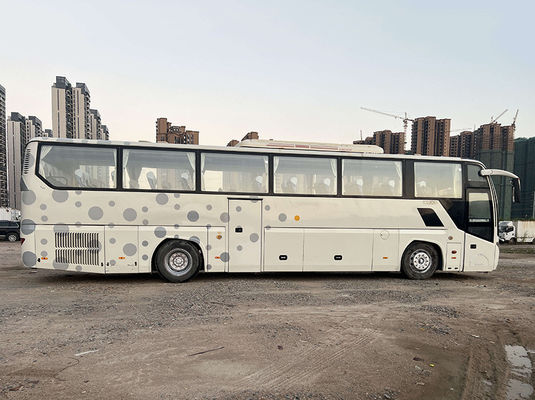 Bus penumpang putih besar bekas 47 kursi Bus yang sudah dimiliki dengan tipe transmisi manual
