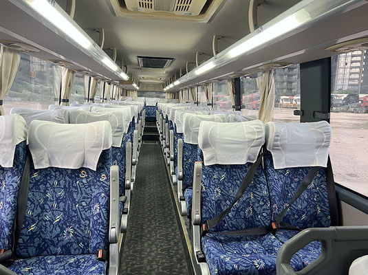 Bus penumpang putih besar bekas 47 kursi Bus yang sudah dimiliki dengan tipe transmisi manual