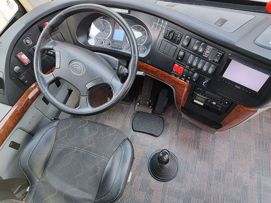 Luxury Pink Used Yutong Buses Euro 5 LHD Used Diesel Shuttle Bus Untuk Dijual