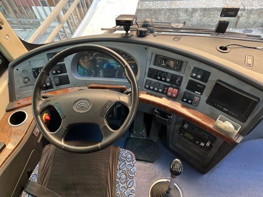Transmisi manual Kereta pribadi 47 kursi Euro 4 LHD Bus wisata bekas