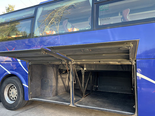 Bus bekas biru 51 kursi standar emisi Euro 4