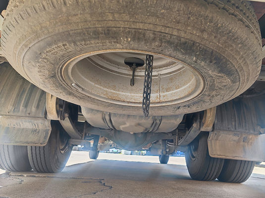 23 kursi Bus Wisata bekas dengan transmisi manual