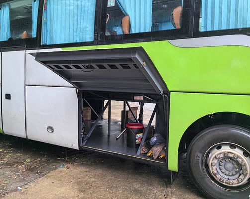 48 tempat duduk Long Coach dengan kecepatan maksimum 100km/h dan transmisi manual Model digunakan