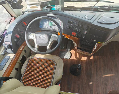 50 tempat duduk Bus Yutong Euro 5 Bus Pelatih Bus Jarak Jauh