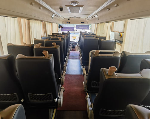 50 kursi Bus Bekas 12m Mesin Diesel LHD Euro 5 Bus Pelatih Bekas