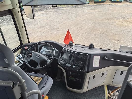 Yutong Diesel Bus Bus Euro 5 Bus Wisata Bekas LHD Kemudi 12m