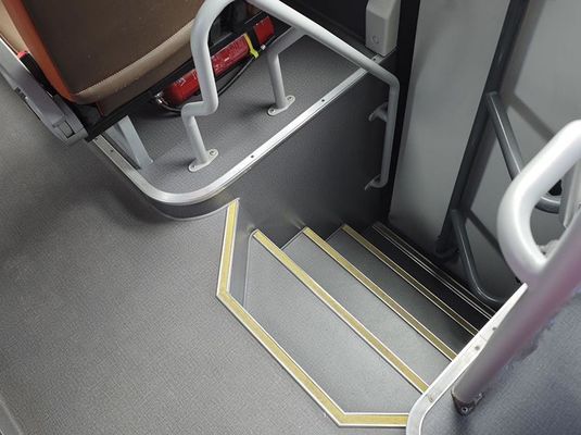 Bus Kereta Api Bus Diesel Yang Digunakan Dengan Daya Mesin 220kW 50 Kursi Bus Wisata Yang Digunakan