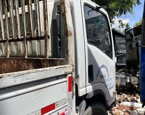 Isuzu digunakan Cargo Truck dengan 2 Pintu Mesin Diesel truk truk ringan truk kargo kotak truk