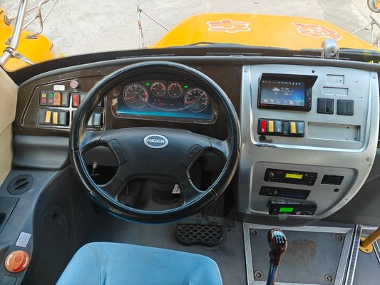 Bus Sekolah Bekas KLQ6106XQE4 Buatan China dengan Mesin Diesel 56 Tempat Duduk, Kemudi Kiri