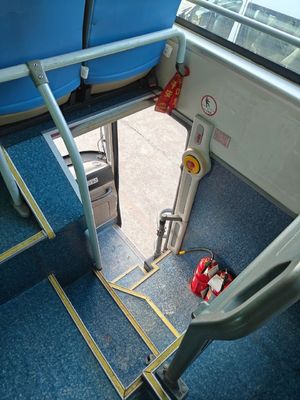 Bus Satu Setengah Lantai Bekas Dengan 57 Hingga 59 Tempat Duduk, Posisi Kemudi LHD